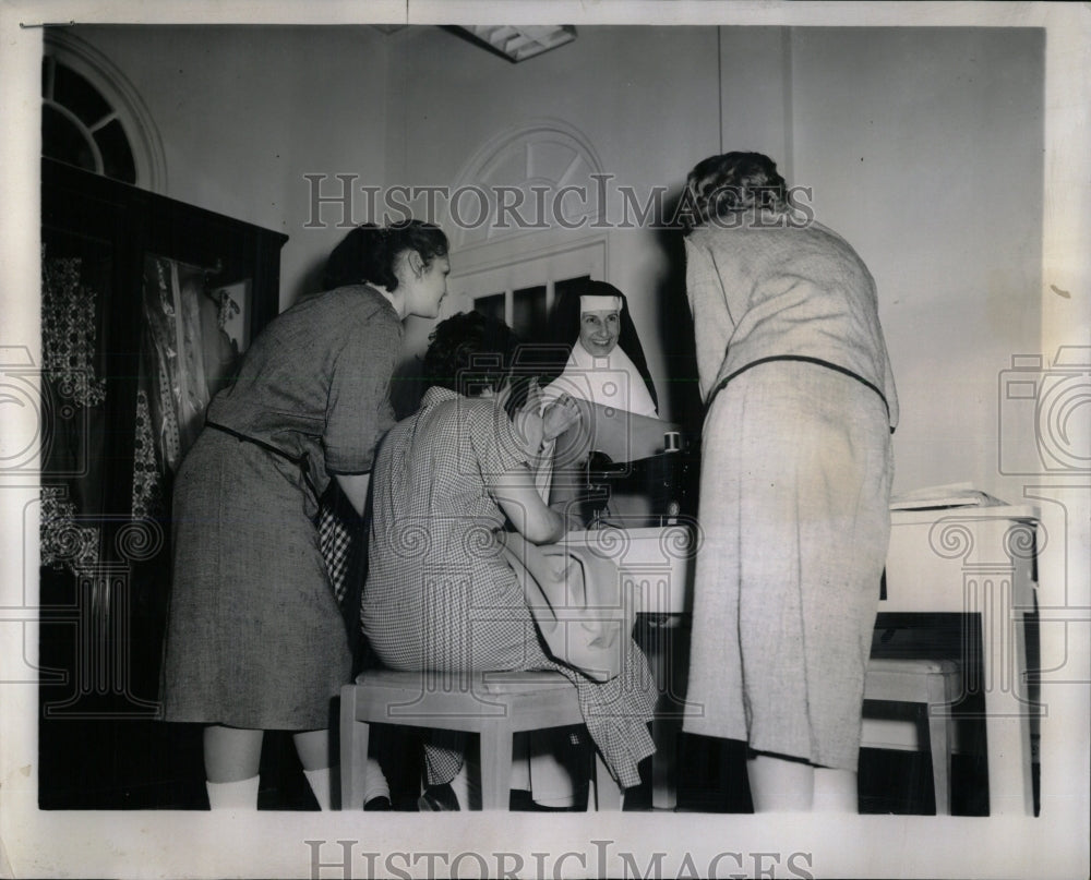 1959 Press Photo Sister Mother Mary Holy Spirit Class - RRW69069 - Historic Images