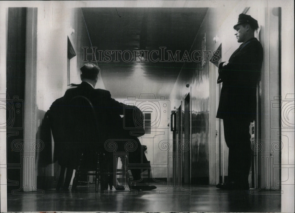 1954 Press Photo Casualty Hospital Rep Bentley Critical - RRW69109 - Historic Images