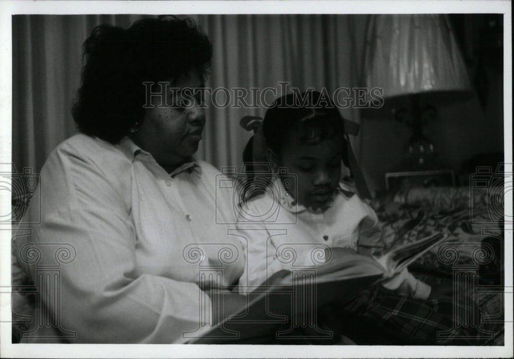 1993 Press Photo Nollie Smith Francesca Jonah Story - RRW69319 - Historic Images