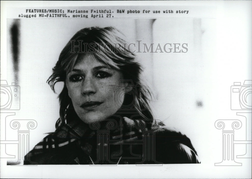 1990 Press Photo Marianne Faithful Singer Songwriter - RRW69321 - Historic Images