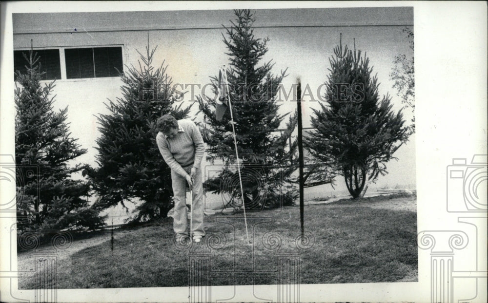 1980 Press Photo Jim Scott Landscape Architect Golf - RRW69397 - Historic Images