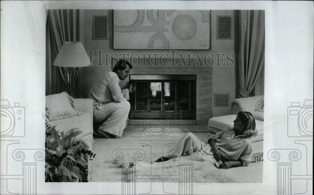 1979 Press Photo Design advances fireplaces increase - RRW69443 - Historic Images