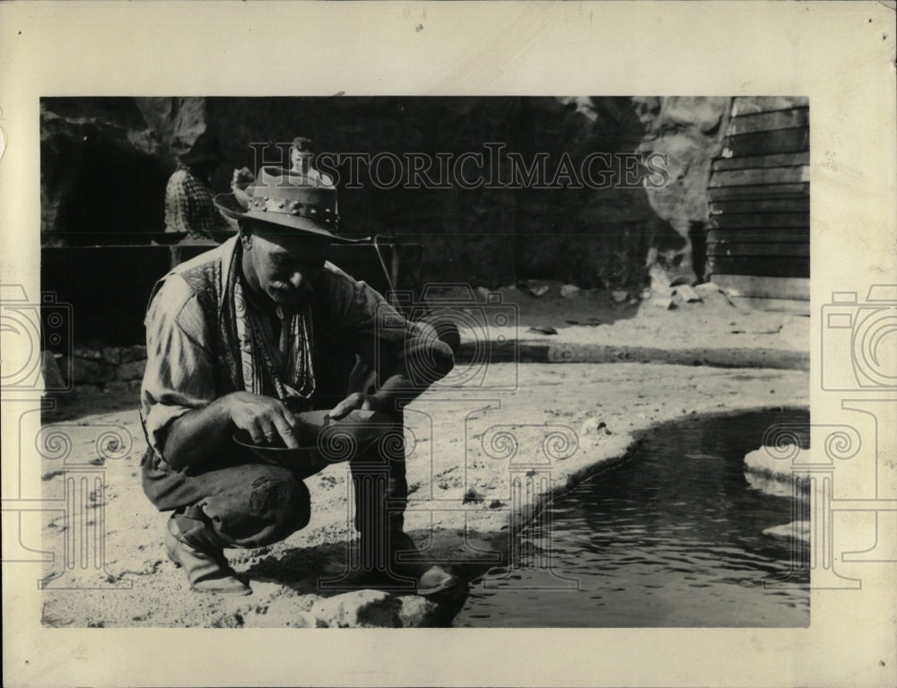 Press Photo Gold Panning Days 49 - RRW69621 - Historic Images