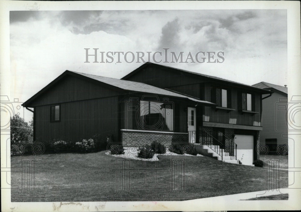 1986 Press Photo Country Club Hills - RRW69773 - Historic Images