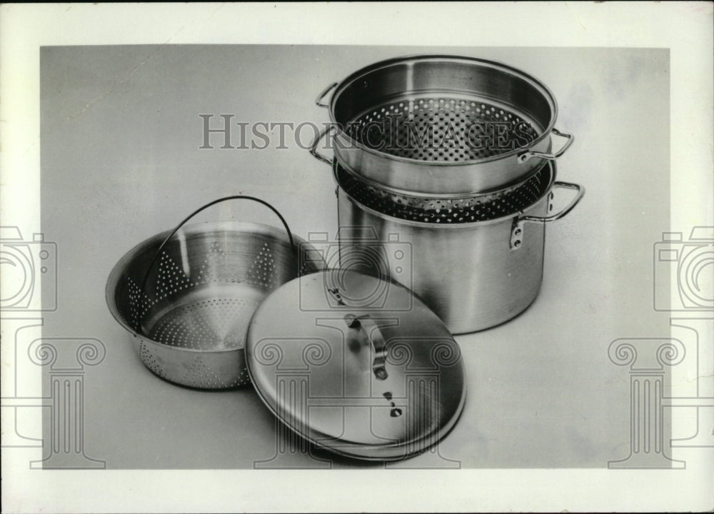 1982 Press Photo Cookware - RRW69793 - Historic Images