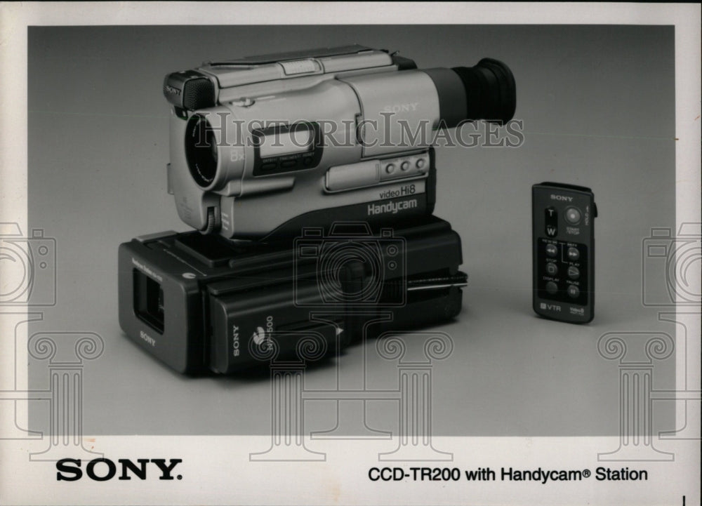 1992 Press Photo Sony TR200 Camcorder Handycam - RRW69807 - Historic Images