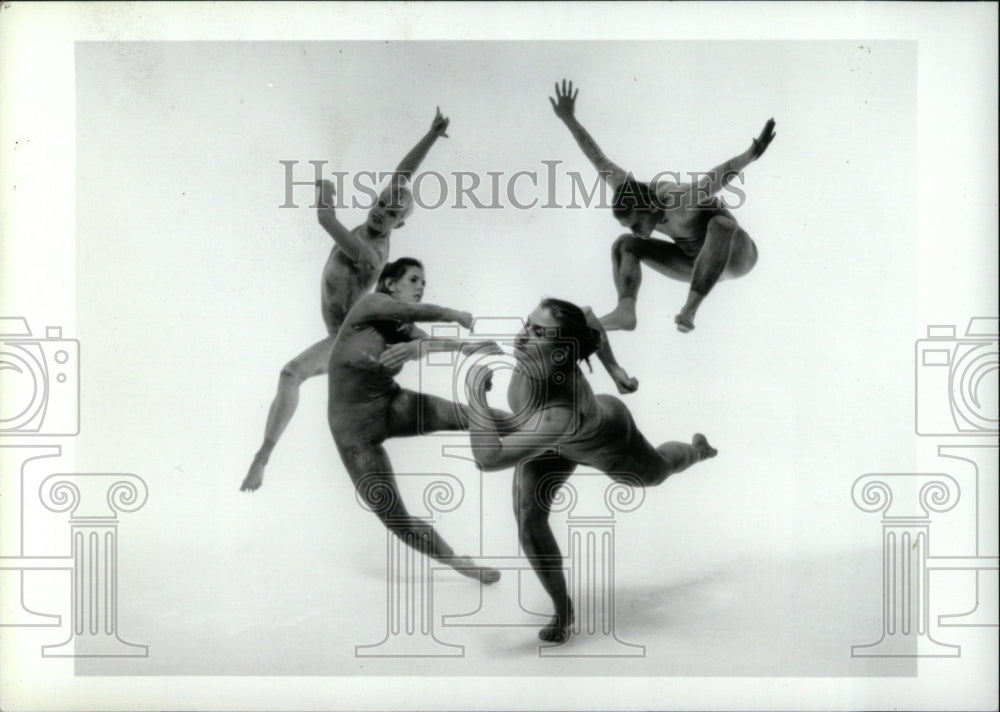 1997 Press Photo Mordine &amp; Company Dance Theatre - RRW69835 - Historic Images