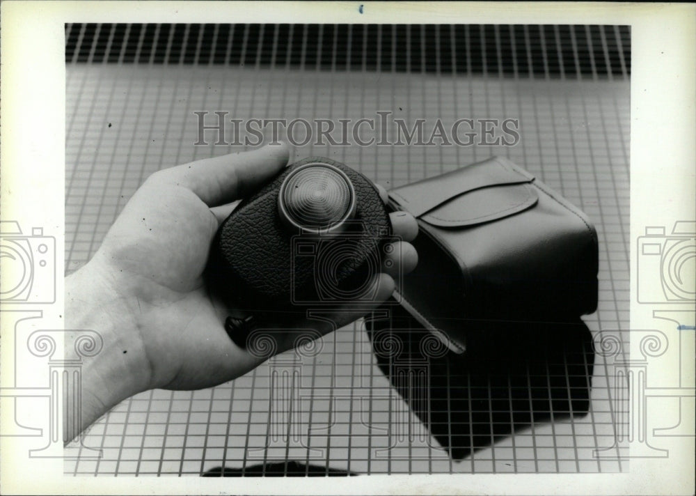 1984 Press Photo Hammacher Schlemmer gyroscopic shaver - RRW69915 - Historic Images