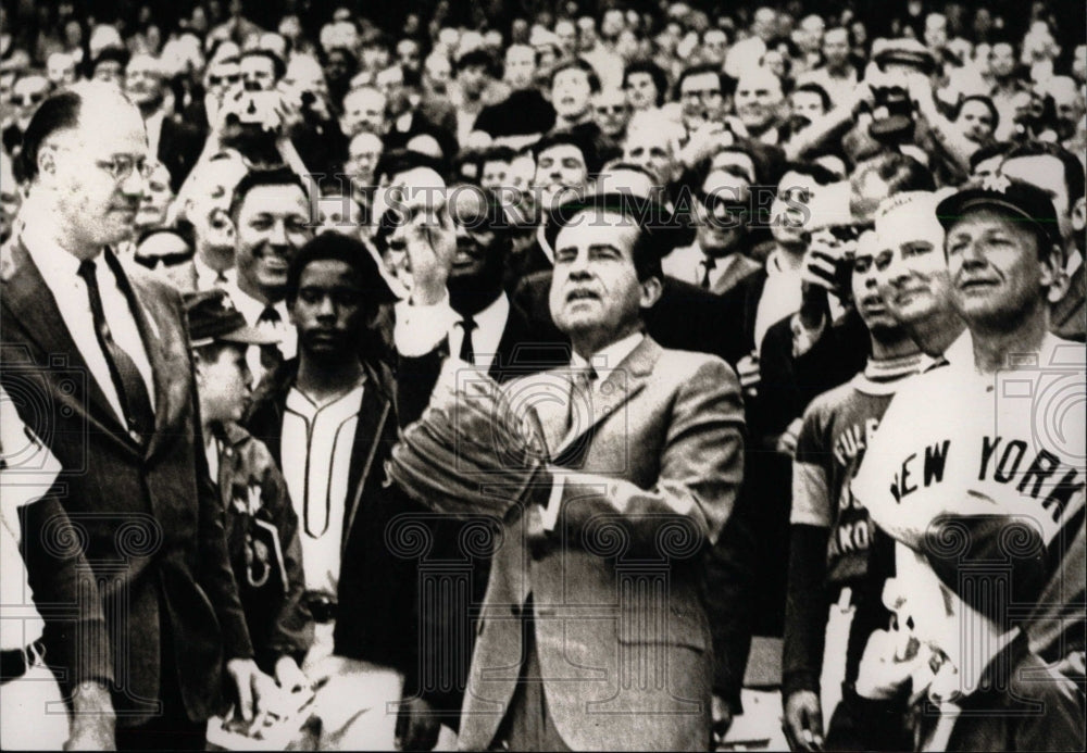 Press Photo President Nixon On A New York Yankee Game RRW70013 press-photo-president-nixon-on-a-new-york-yankee-game-rrw70013