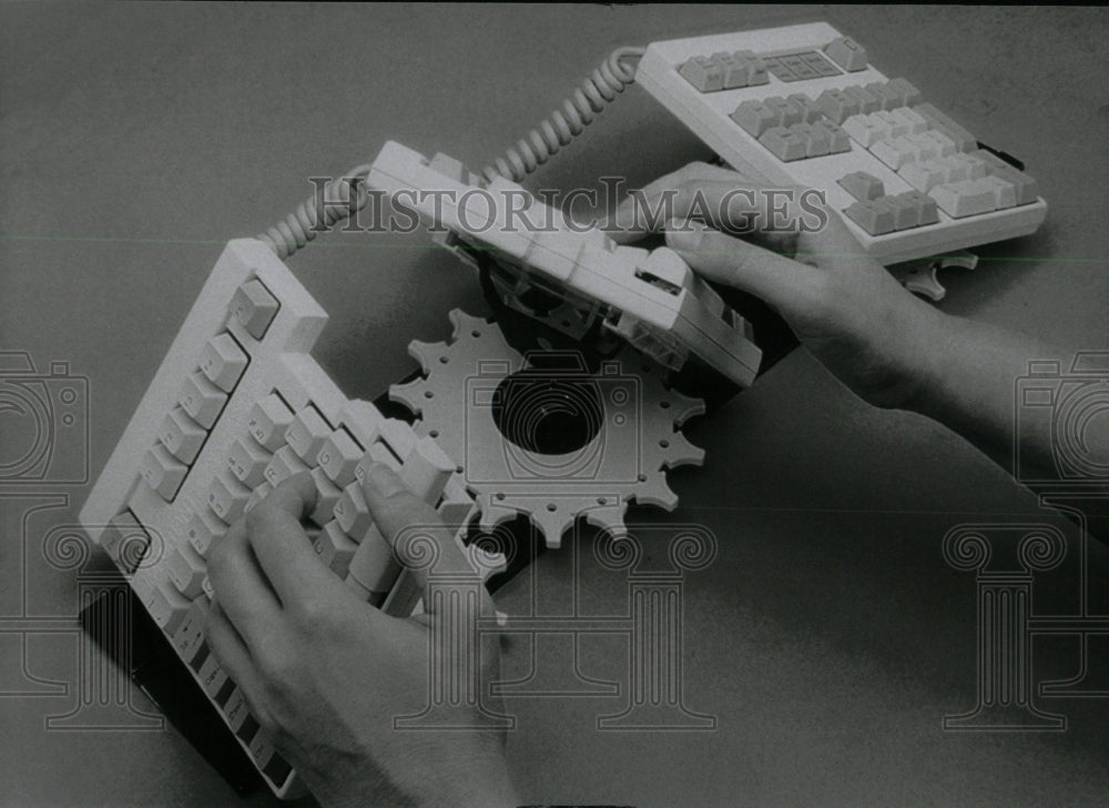 1993 Press Photo &quot;The Comfort Keyboard System&quot; - RRW70035 - Historic Images