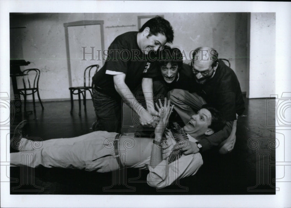 1992 Press Photo &quot;Earth on a Platter&quot; Second City - RRW70127 - Historic Images