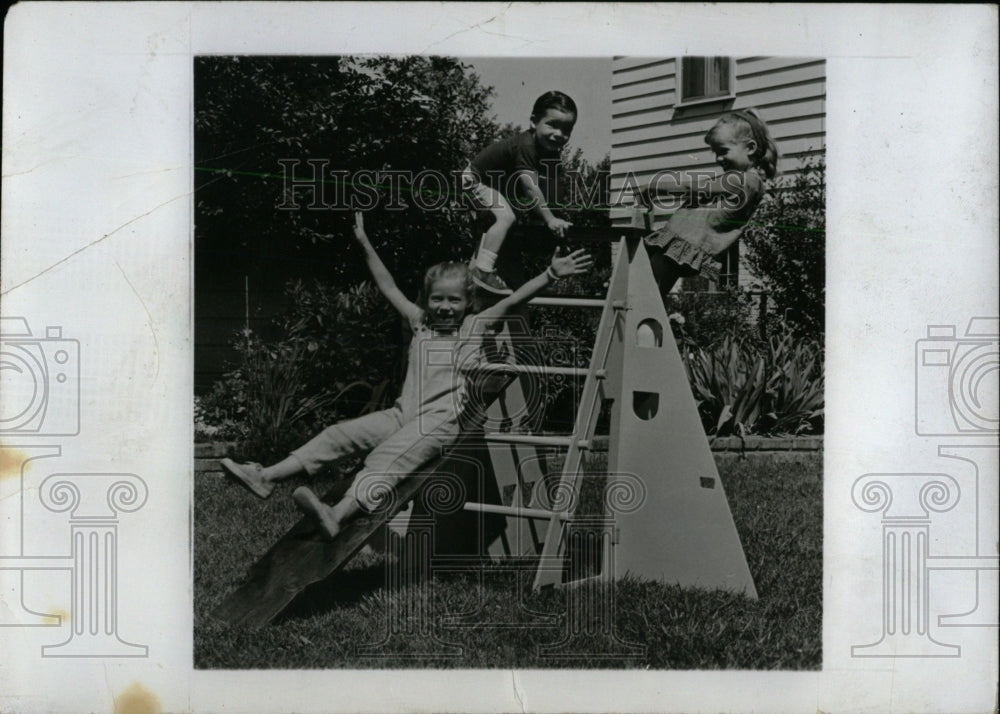 1967 Press Photo Children Gym Set Port-O-Play - RRW70173 - Historic Images
