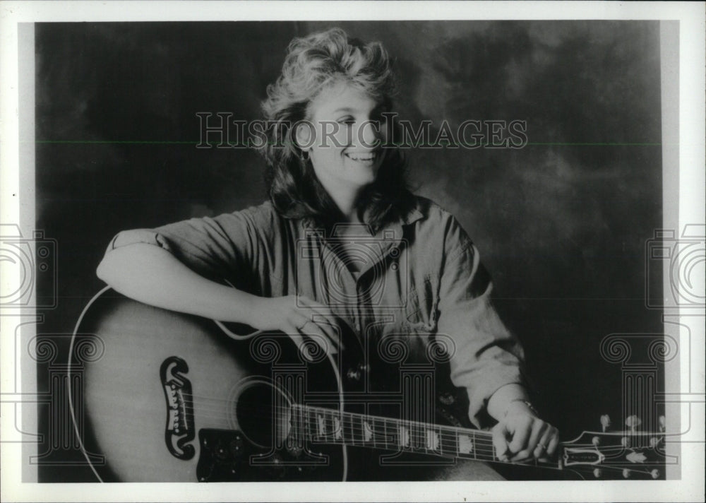 1988 Press Photo Emmylou Harris American Singer. - RRW70429 - Historic Images