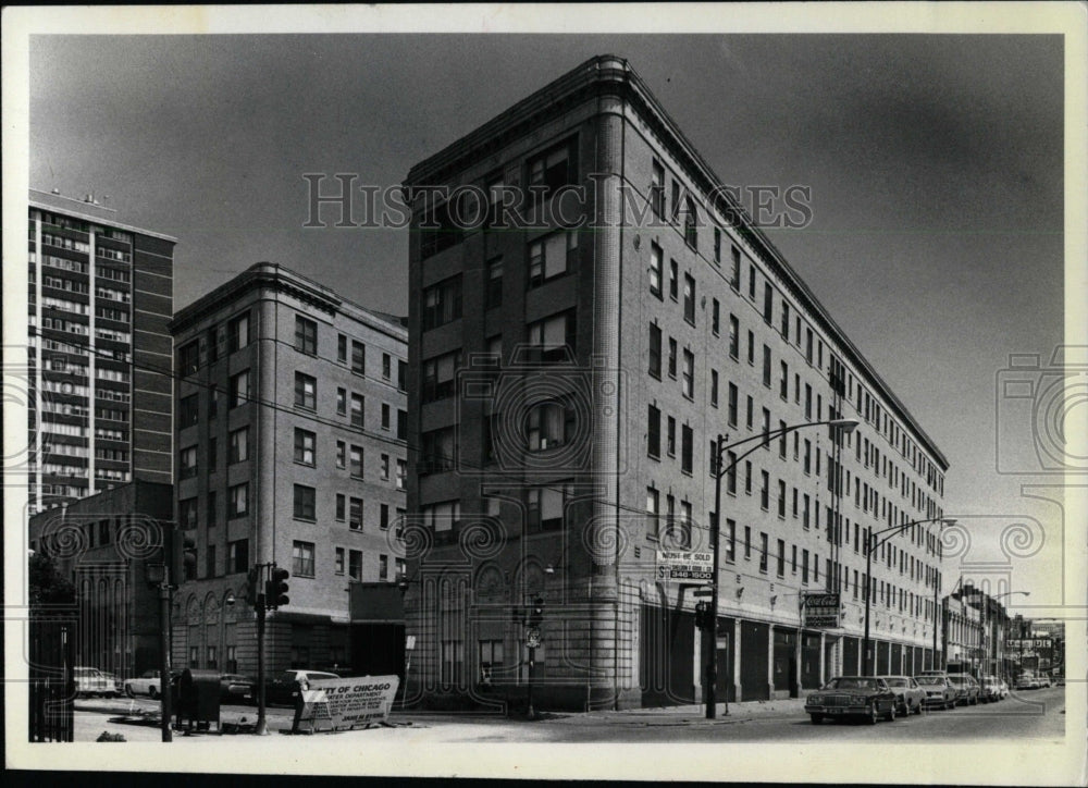 1983 Press Photo Chesterton Apartments Building - RRW70515 - Historic Images