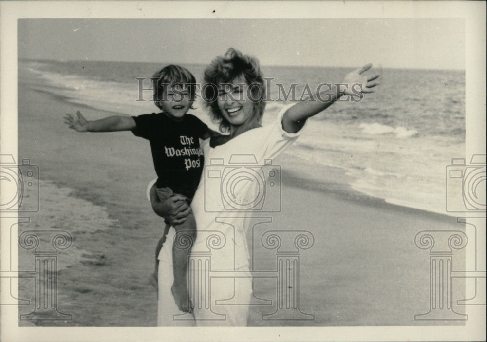 1987 Press Photo Sally Quinn Bradlee - RRW70575 - Historic Images