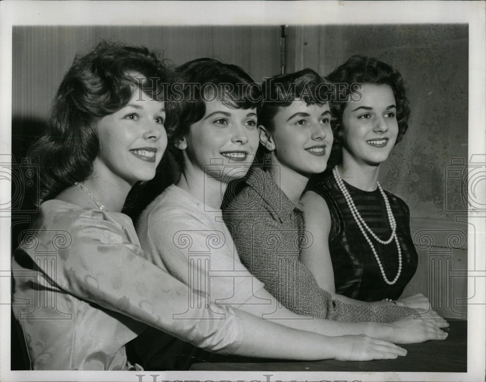 1959 Press Photo Various Auto Show Queens Camera Posing - RRW70751 - Historic Images