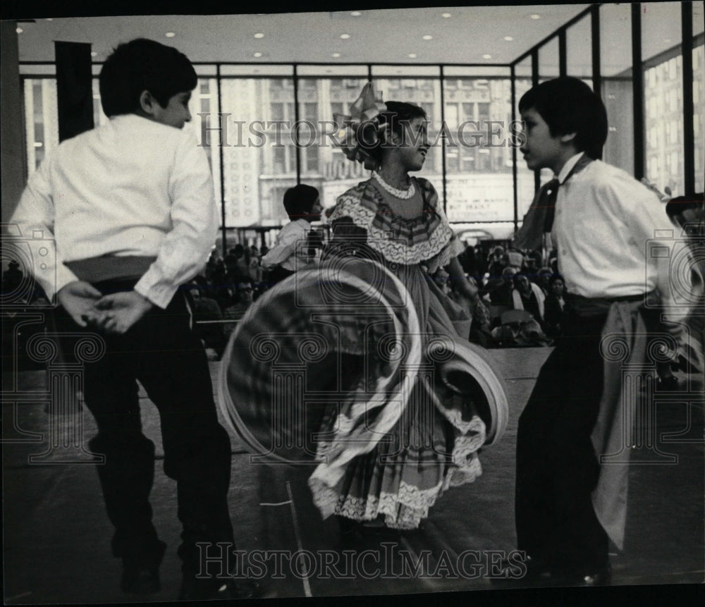 1985 Press Photo Children of Mexican Folkloric Dance - RRW70769 - Historic Images