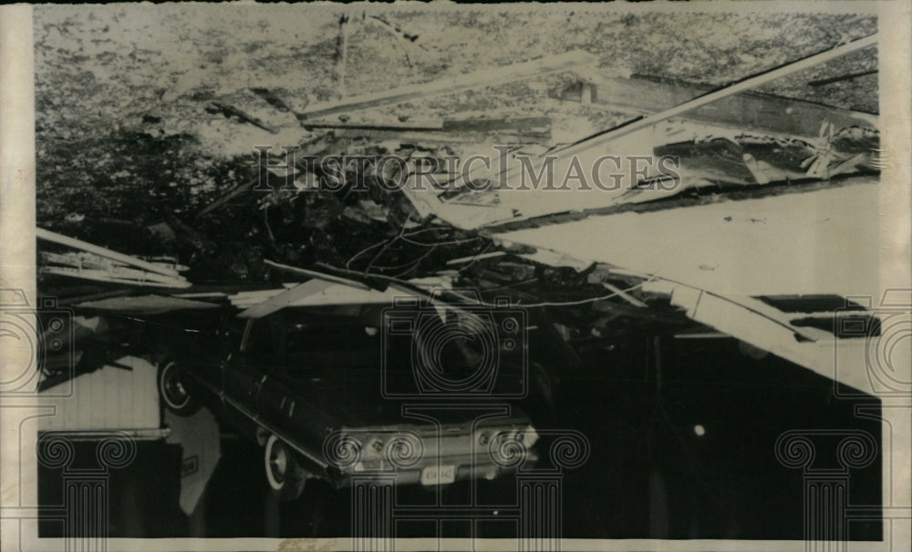 1965 Press Photo James Donovan Farm Tornado Damage - RRW70821 - Historic Images