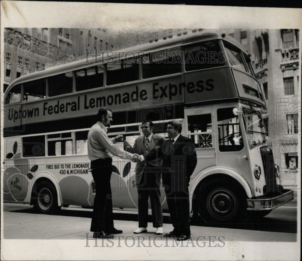 1973 Press Photo Doubledeck Bus &quot;The Lemonade Express.&quot; - RRW70927 - Historic Images