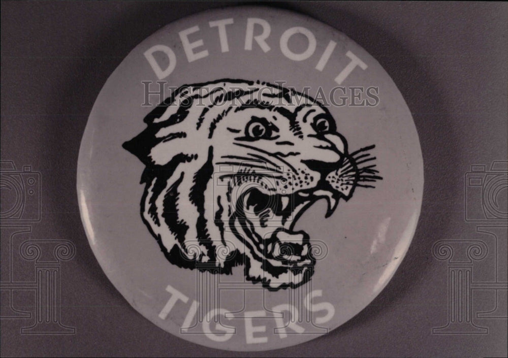 Press Photo pin Detroit Tigers - RRW71037 - Historic Images