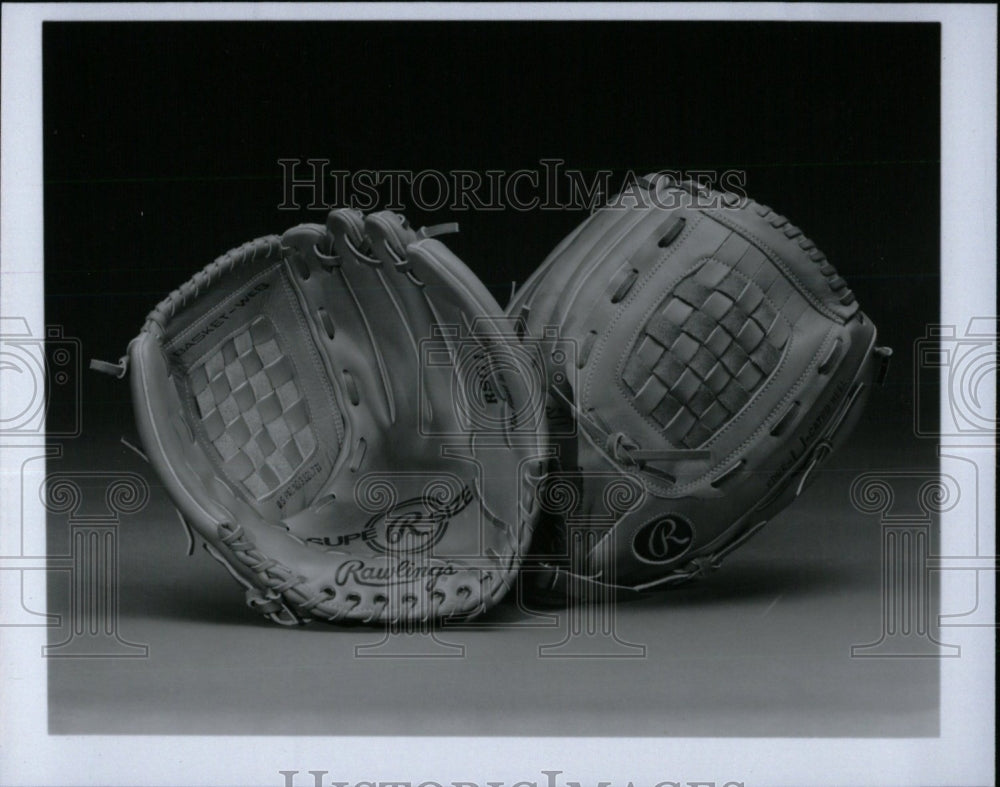 Rawlings Glove Baseball - RRW71041 - Historic Images