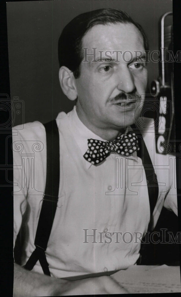 1947 Press Photo Commentator Richard Harkness - RRW71101 - Historic Images