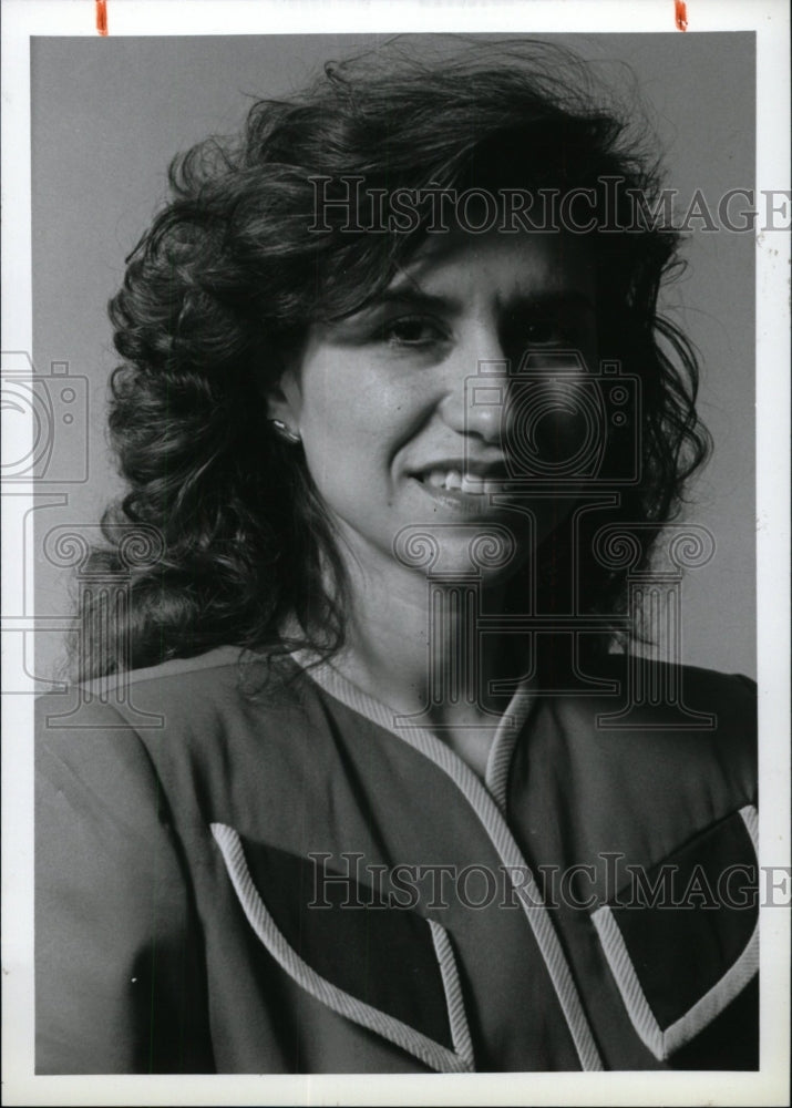 1994 Press Photo Dr. Voula Asimacopoulos Internist - RRW71161 - Historic Images