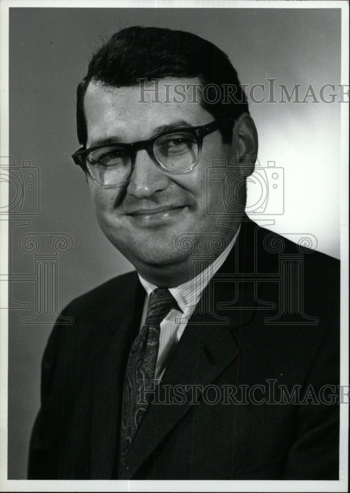 1984 Press Photo Theodore Antoine American lawyer Degan - RRW71431 - Historic Images