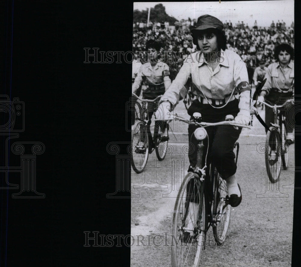 1960 Press Photo Hoda Nasser Cycles In Cairo - RRW71435 - Historic Images