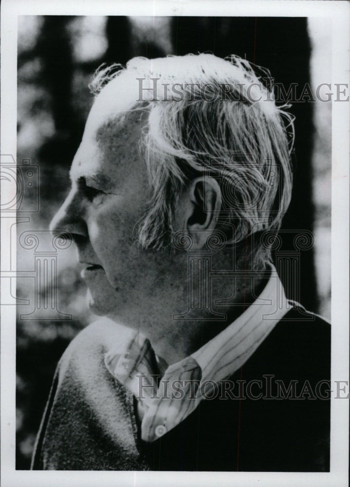 1974 Press Photo Author Vance Packard - RRW71455 - Historic Images