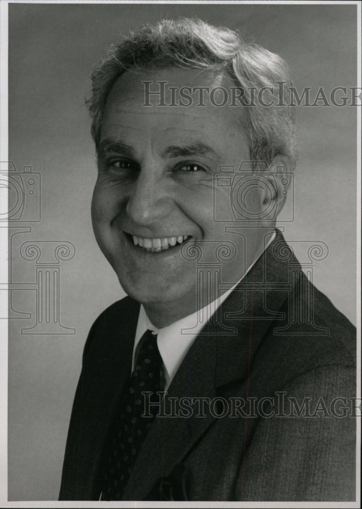 1993 Press Photo Physician Gino M Paliaroli - RRW71457 - Historic Images