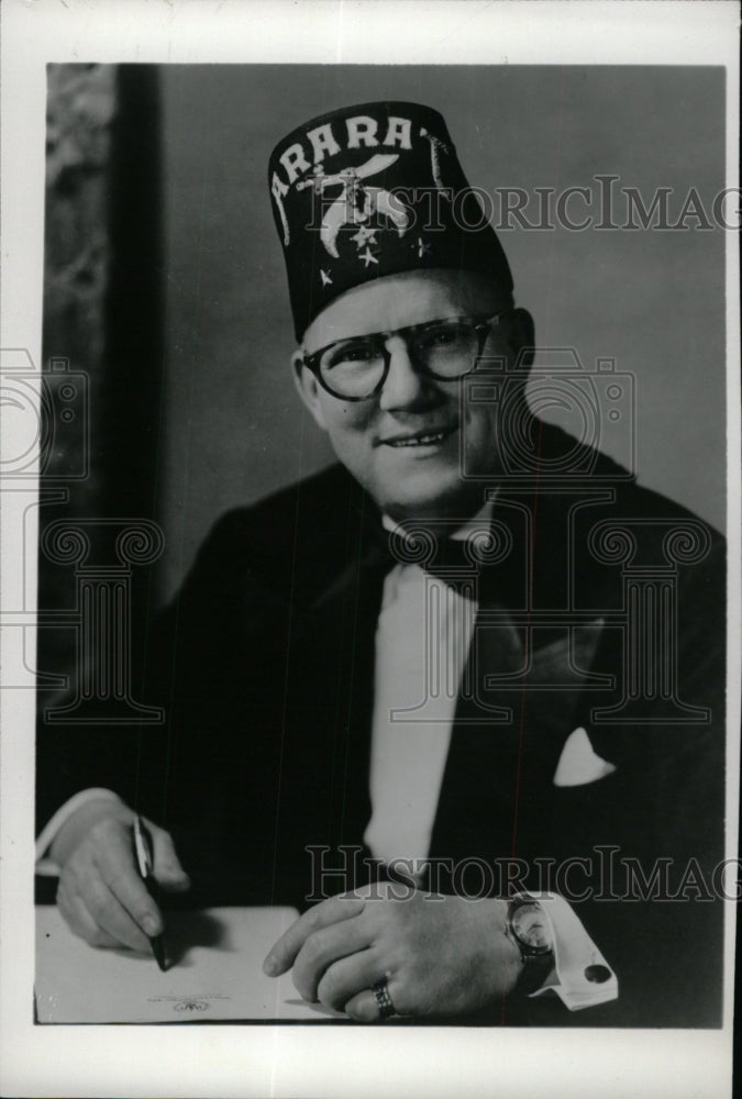 1956 Press Photo George Saunders Shriner Black Smile - RRW71515 - Historic Images