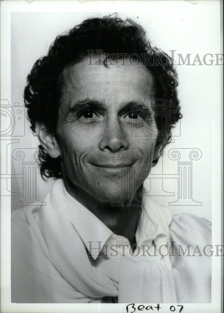 1985 Press Photo Joel Grey Actor Singer Dancer - RRW71637 - Historic Images