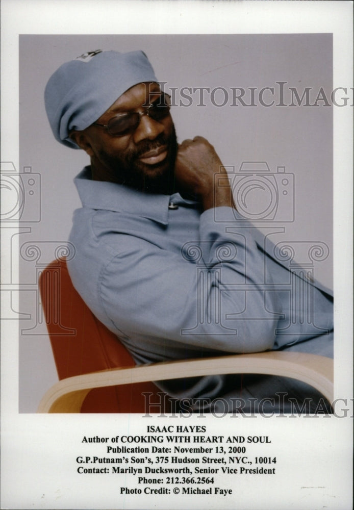 2000 Press Photo Isaac Hayes Singer Author Cooking Soul - RRW71821 - Historic Images