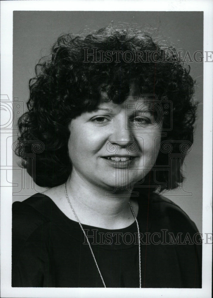 1988 Press Photo Kathleen Kerwin American News Writer - RRW72043 - Historic Images