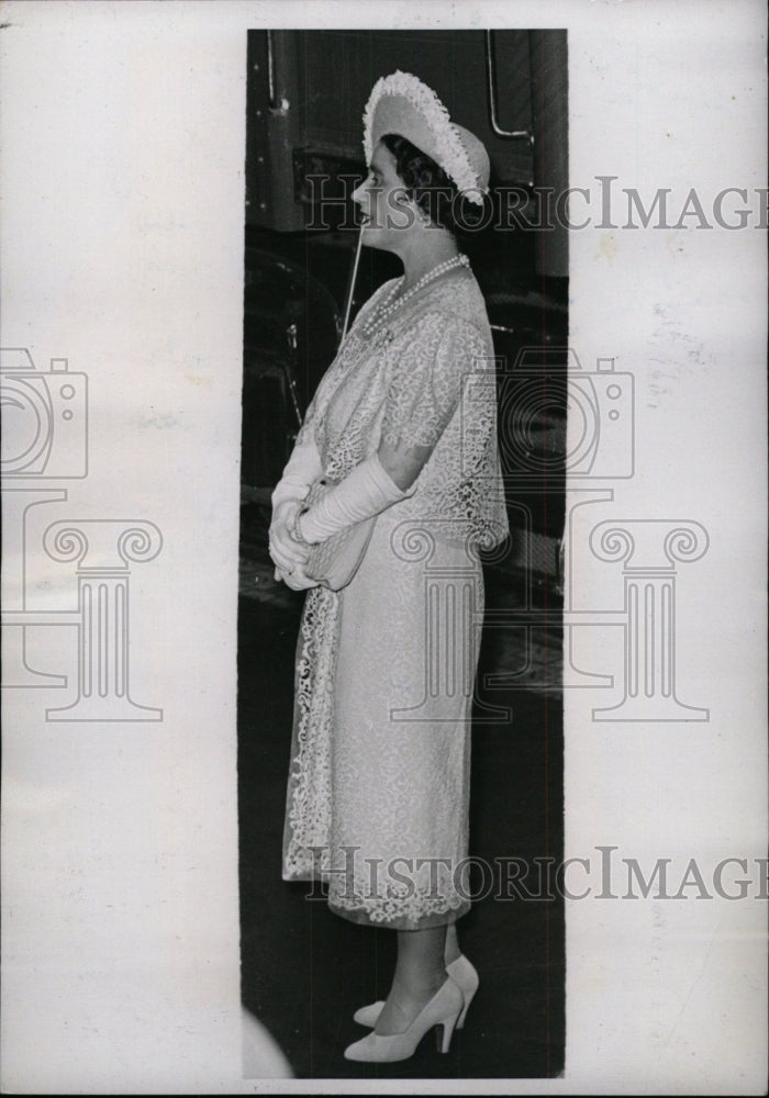 1939 Press Photo Queen Elizabeth fashion Eton US jacket - RRW72079 - Historic Images