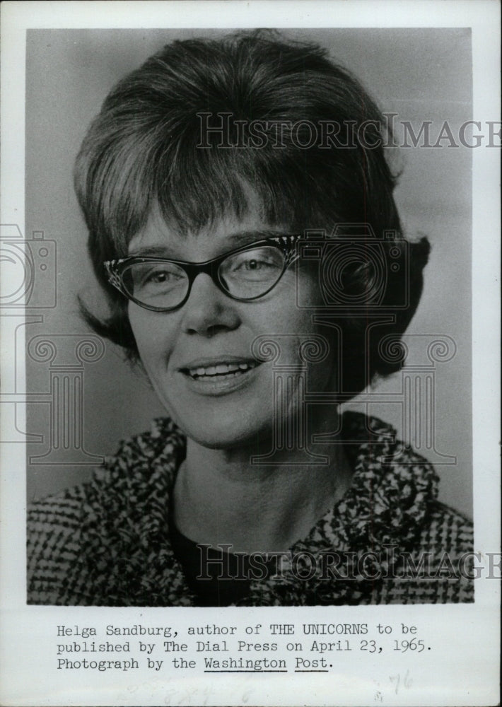 1965 Press Photo Helga Sandburg Author The Unicorns - RRW72305 - Historic Images