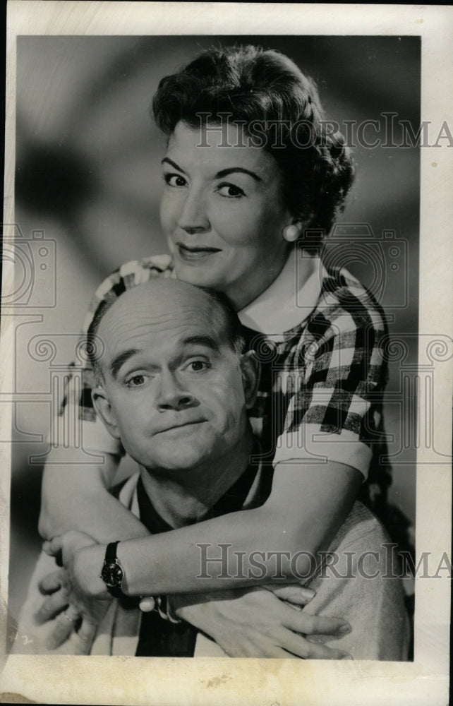 1959 Press Photo Bob Sweeney Actor Cathy Lewis Actress - RRW72425 - Historic Images