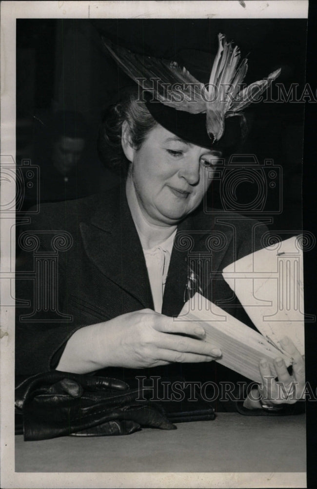 1945 Press Photo Mrs Thatcher Ria Detroit Club McGraw - RRW72475 - Historic Images