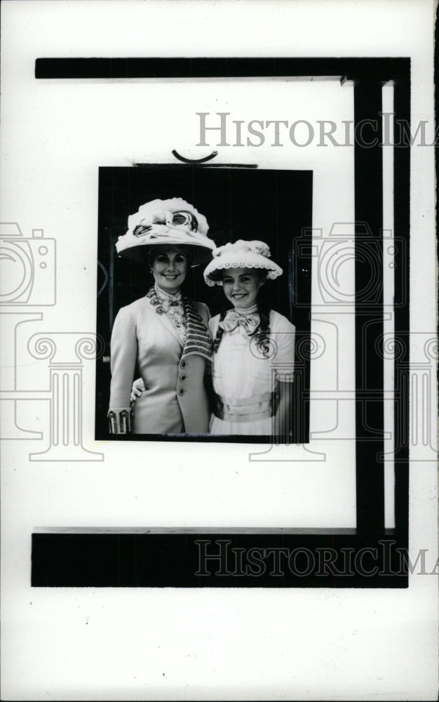 1982 Press Photo Shirley Jones Patsy Kensit Actresses - RRW72517 - Historic Images