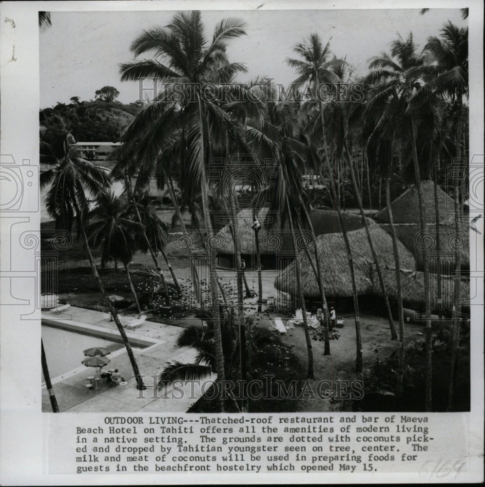 1977 Press Photo Maeva Beach Hotel Tahiti Restaurant - RRW72855 - Historic Images