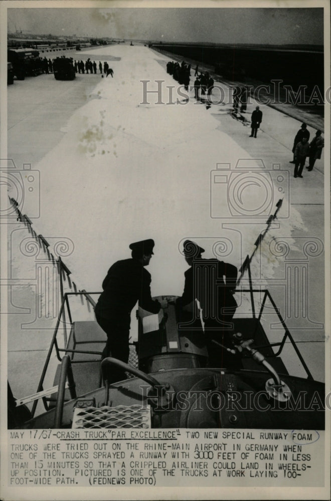 1961 Press Photo Rhine Airport Germany Trucks sprayed - RRW72869 - Historic Images