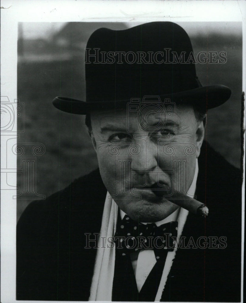 1983 Press Photo Robert Hardy Winston Churchill Theater - RRW73013 - Historic Images