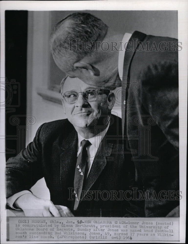 1964 Press Photo Gomer Jones football coach Oklahoma - RRW73217 - Historic Images