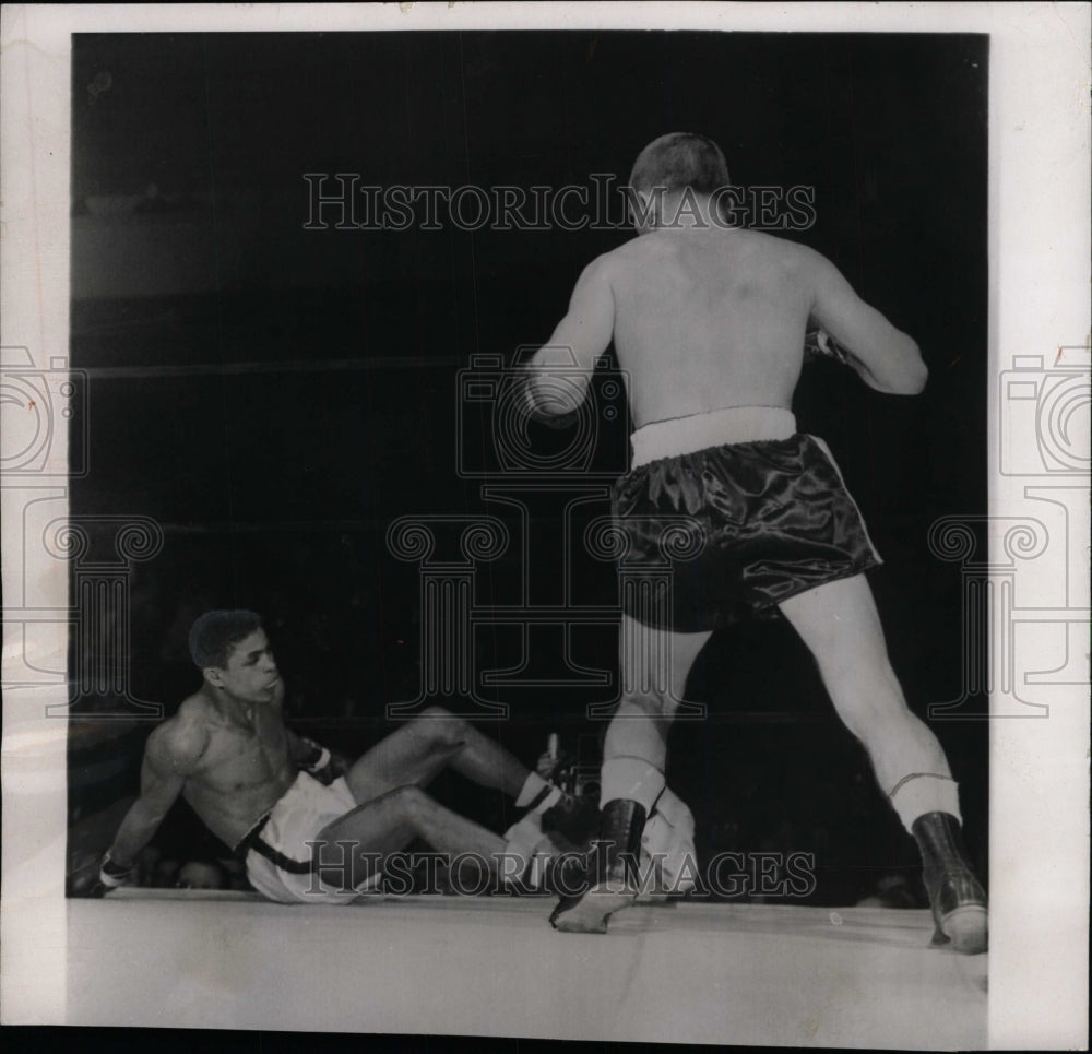 1957 Press Photo Isidro Martinez bobby Courchesne win - RRW73253 - Historic Images