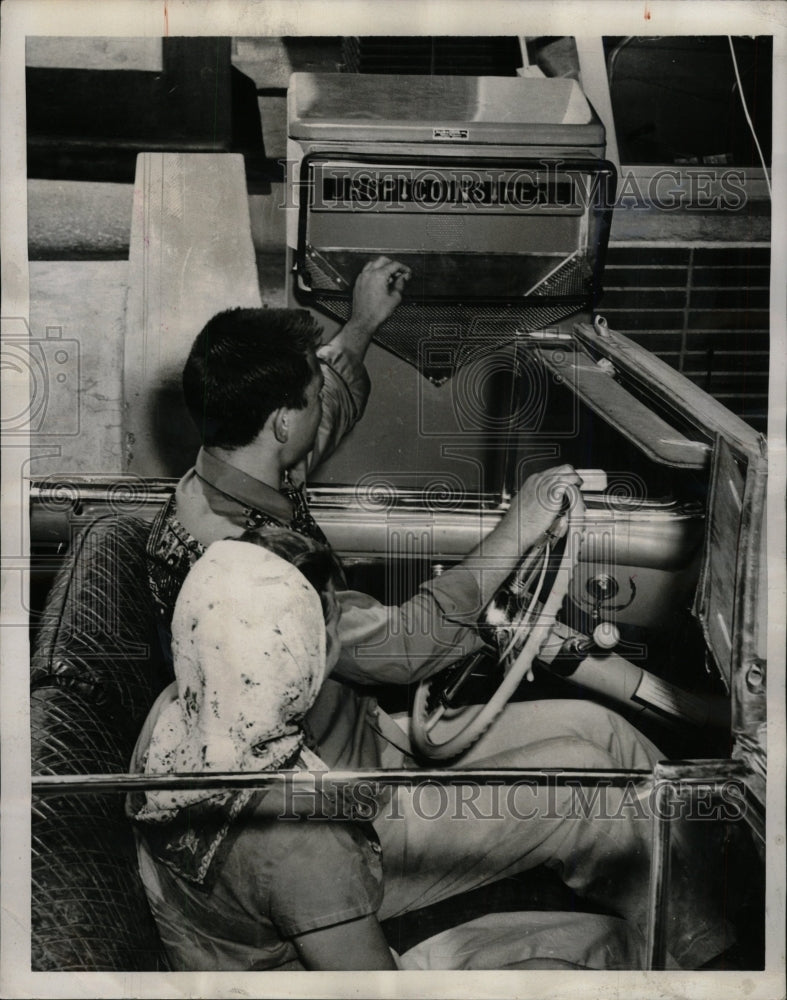 1958 Press Photo Toll-taking machine Bridge Automatic - RRW73389 - Historic Images