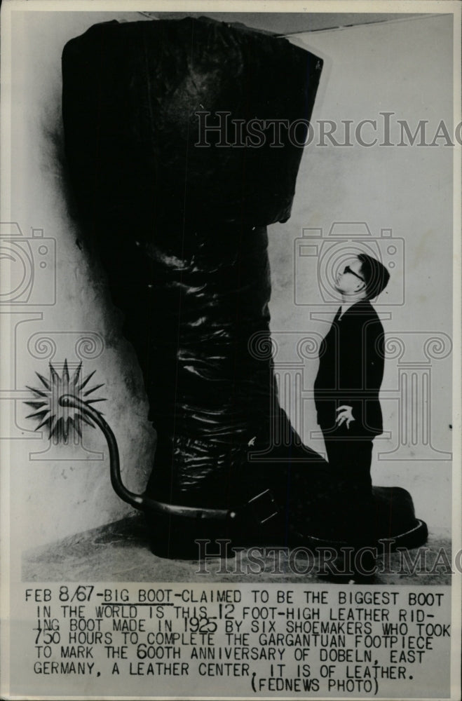 1967 Press Photo Potentially Biggest Boot In The World - RRW73611 - Historic Images