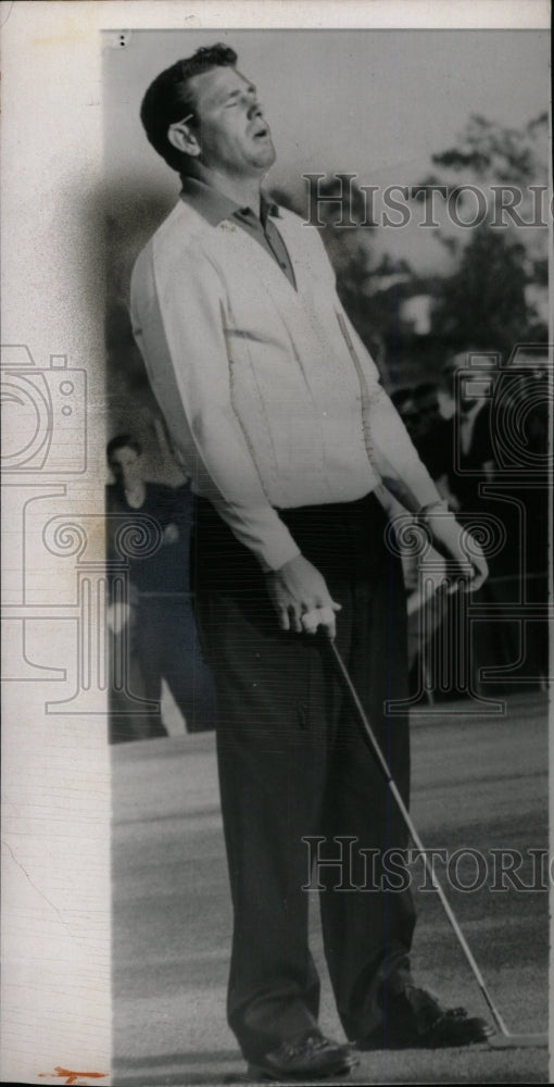 1959 Press Photo Doug Sanders Misses A Putt - RRW73625 - Historic Images