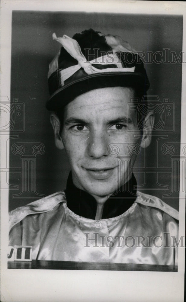 1951 Press Photo William Davidson (Jockey) - RRW73945 - Historic Images