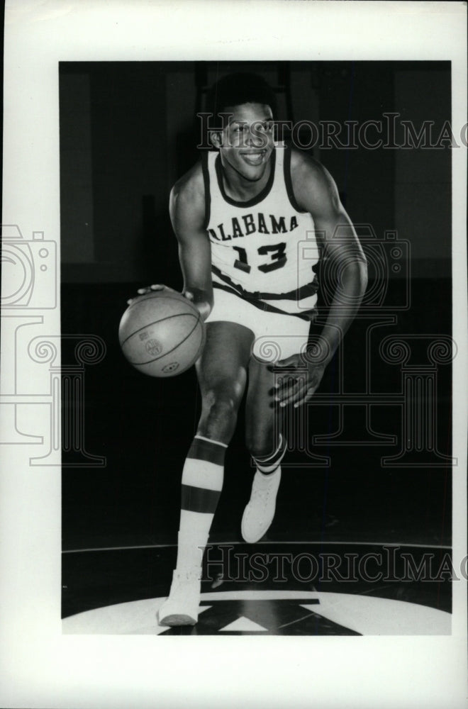 1975 Press Photo Leon Douglas player Alabama - RRW73953 - Historic Images